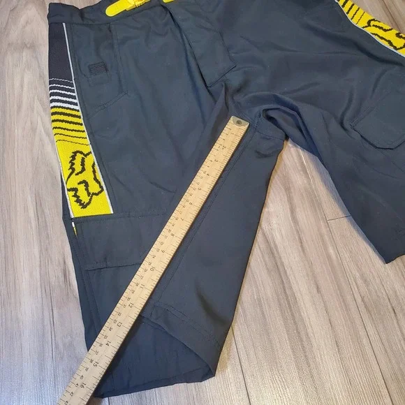 Fox Racing MTB Riding Shorts Sz 32 Ranger Style Ratcheting Waist Cargo Pockets - Picture 14 of 16